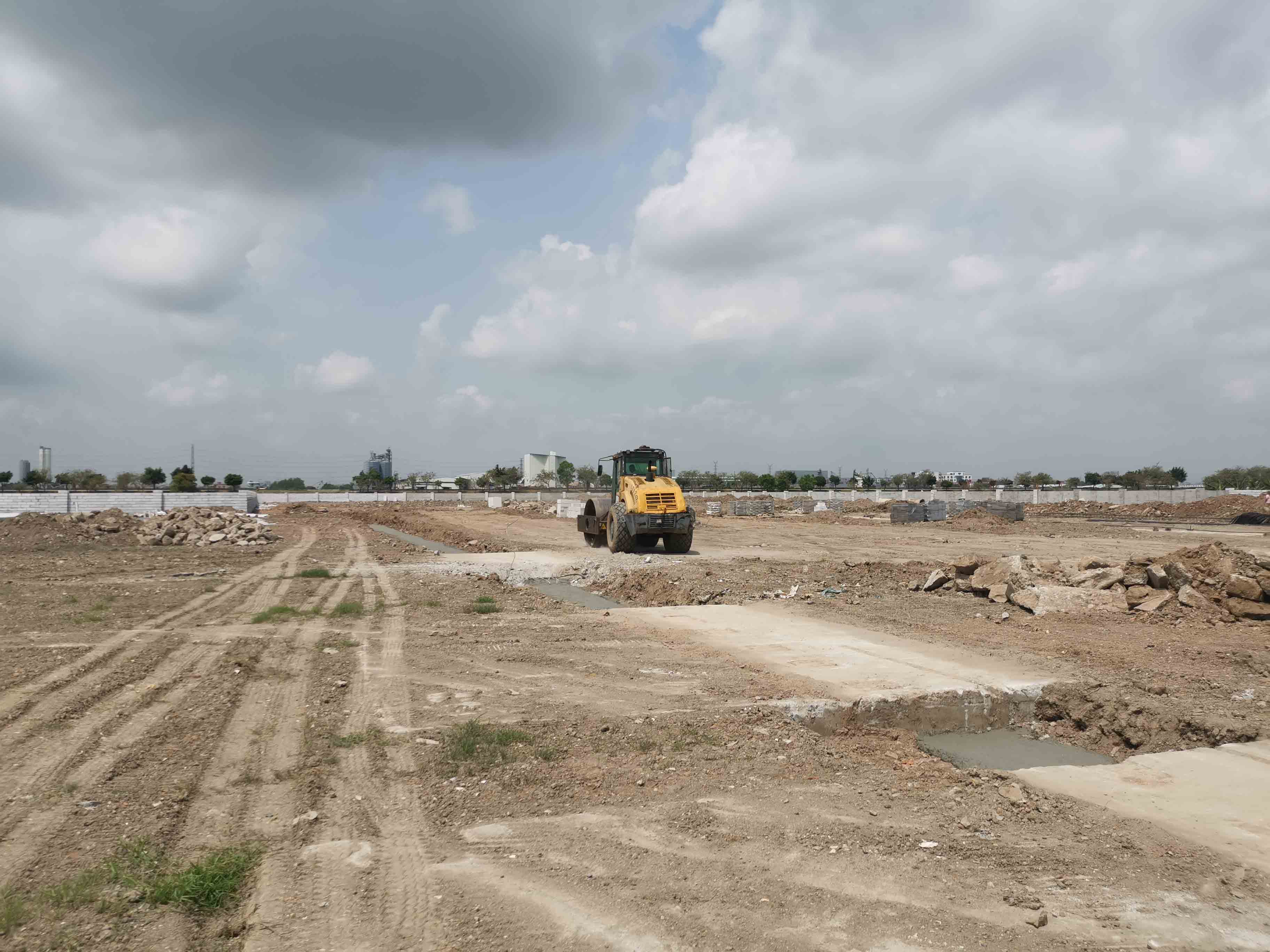 圖1:初創(chuàng)時的基地模樣.jpg 圖1:初創(chuàng)時的基地模樣.jpg